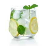 Klasikinio dizaino stiklinės. Saugu naudoti indaplovėje. 8 vnt 410 ml stiklinių; 8 vnt 530 ml stiklinių.