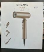 Prekės tipas: Plaukų džiovintuvai Prekės ženklas: Dreame Modelis: Pocket High-Speed Spalva: Titanium gold Galia: 1300 W Greičių skaičius: 2 Šaltas oras: Taip Apsauga nuo perkaitimo: Taip Temperatūros nustatymai: 3 Difuzorius: Ne Jonizavimo funkcija: Taip