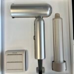 Prekės tipas: Plaukų džiovintuvai Prekės ženklas: Dreame Modelis: Pocket High-Speed Spalva: Titanium gold Galia: 1300 W Greičių skaičius: 2 Šaltas oras: Taip Apsauga nuo perkaitimo: Taip Temperatūros nustatymai: 3 Difuzorius: Ne Jonizavimo funkcija: Taip