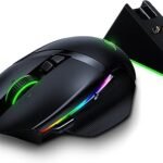 RAZER HYPERSPEED WIRELESS 11 PROGRAMMABLE BUTTONS 14 CUSTOMIZABLE RAZER CHROMA™ LIGHTING ZONES CUSTOMIZABLE SCROLL WHEEL RESISTANCE UP TO 100 HOURS OF BATTERY LIFE Komplekte: Pelė, USB flash belaidžiui pelės pajungimui, laidas, pakrovimo stotelė.