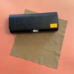 BOSS akiniai nuo saulės su dėkliuku ir servetėle