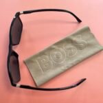 BOSS akiniai nuo saulės su dėkliuku ir servetėle